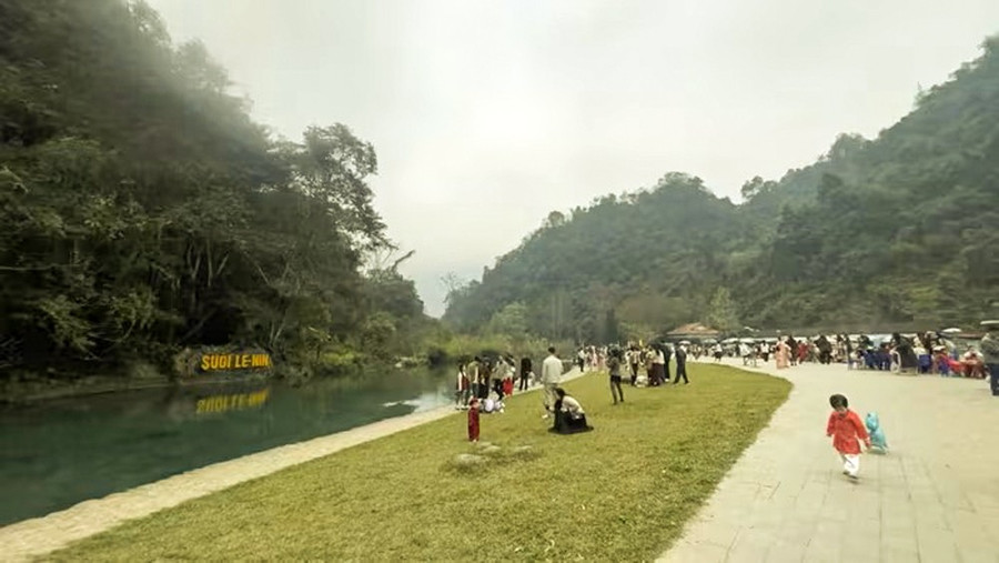 Nhiều du khách chọn hành trình du-lich-cao-bang-3.jpg