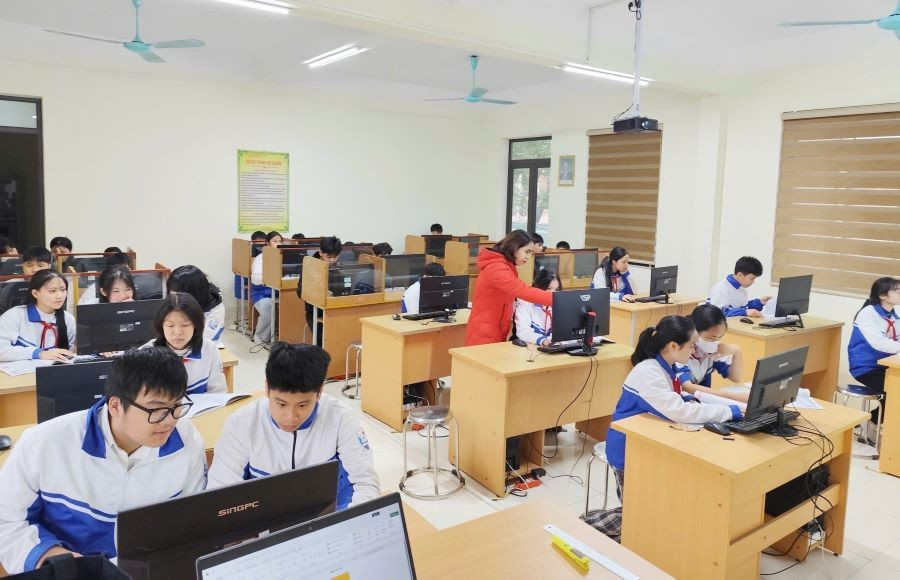 Trường THCS Hà Lộc đẩy mạnh công nghệ thông tin trong dạy học. ha-loc-1.jpg