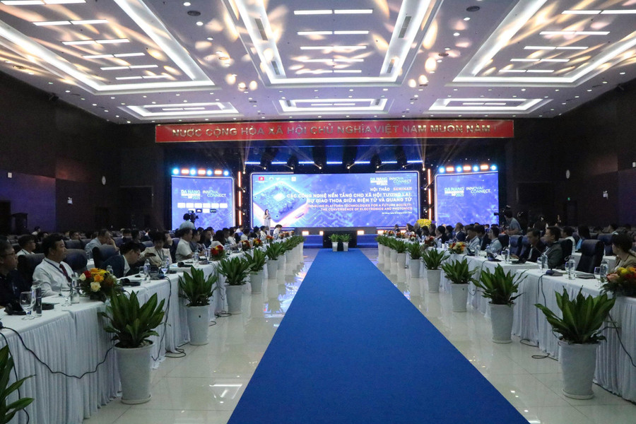 Ngày vi mạch bán dẫn 2025.