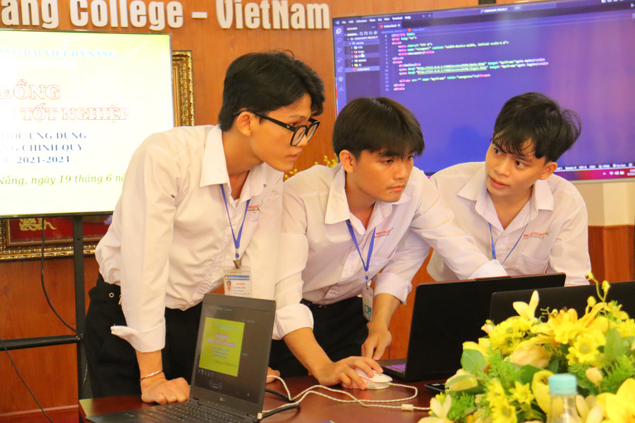 Động lực và thuận lợi lớn nhất mà Nghị quyết 71 tạo ra là xác định đúng vai trò và vị trí của đào tạo nghề. ktcn-anh-2.jpg