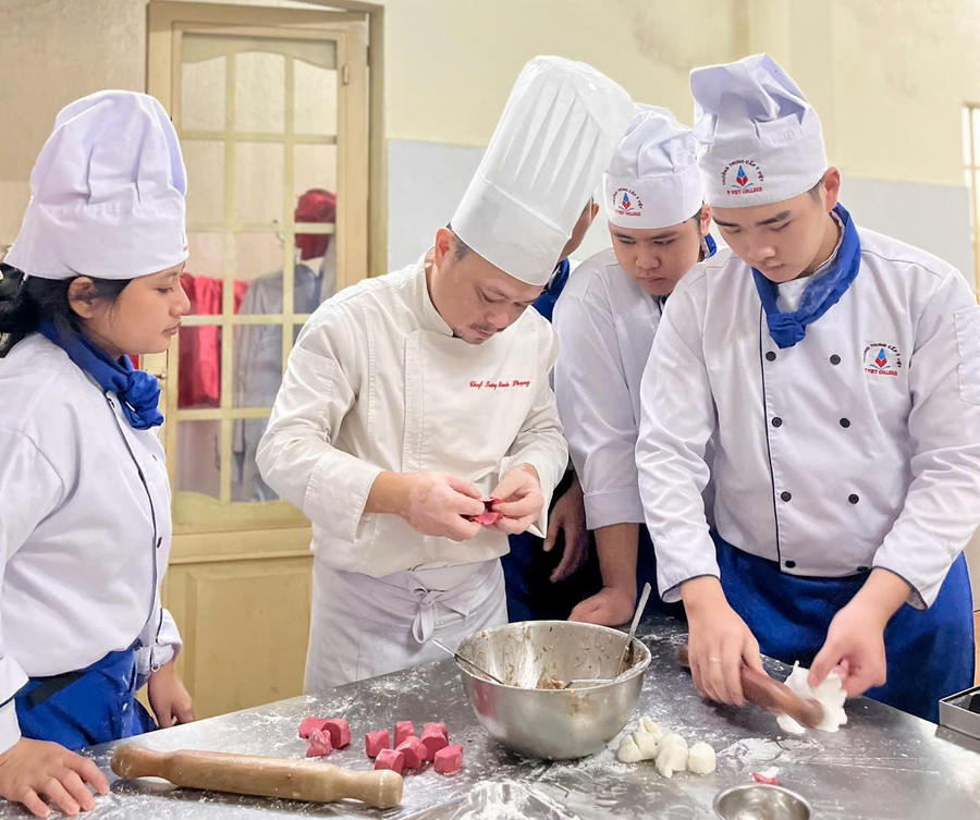 MM888 Việt Nam Tải App Trường Trung cấp Ý Việt được học theo cách img-20251230-211028.jpg