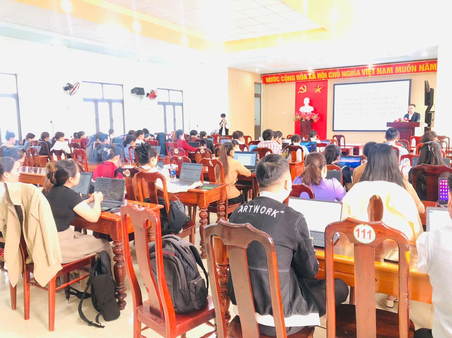Trung Tâm Đăng Nhập MM88 Chính Thức Mới được tiếp cận cách ứng dụng AI trong xây dựng bài giảng hỗ trợ công tác quản lý và nâng cao hiệu quả dạy học. 815797782403468001.jpg