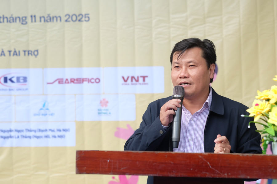 Ông Huỳnh Văn Thành – Hiệu trưởng Trường Phổ thông 1MM88.com tỷ lệ kèo World Cup 2026 Bán trú Tiểu học và THCS Sơn Tân gửi lời cảm ơn đến Báo GD&TĐ và các nhà hảo tâm. dscf6910.jpg