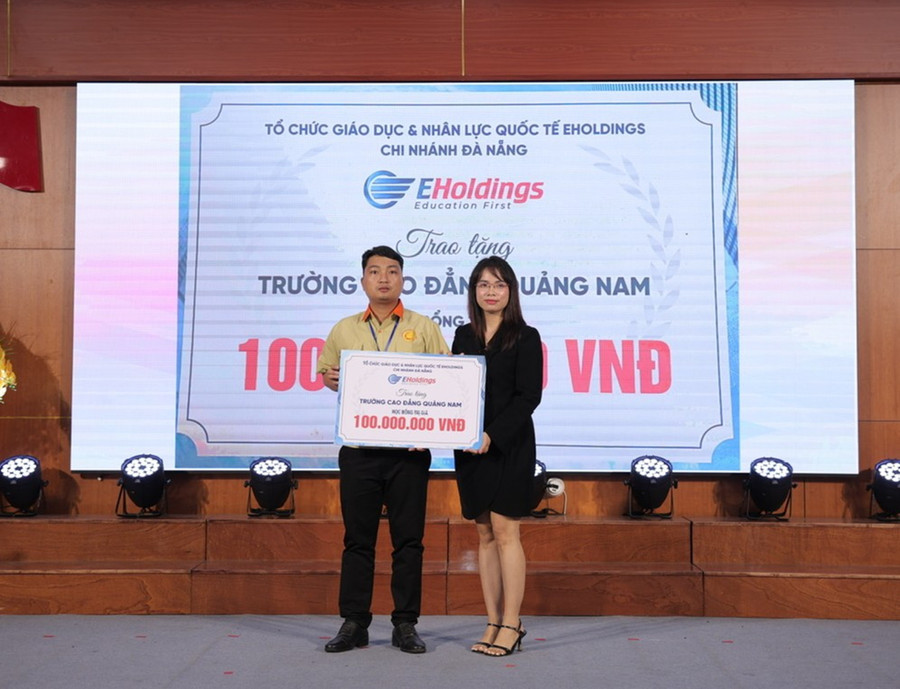 Công ty CP Thiên đường trò chơi đổi thưởng MM886 EHoldings – Chi nhánh Đà Nẵng trao tặng 100 triệu đồng 1MM88.com Trang Chủ Chính Thức. c31a5edac8b646e81fa7-4002.jpg