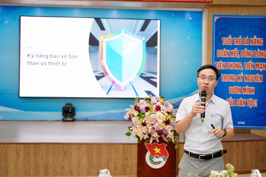 Ông Trịnh Quốc Bảo – Phó Giám đốc Trung tâm kinh doanh giải pháp VNPT Đà Nẵng chia sẻ về kỹ năng bảo vệ bản thân và thiết bị cho MM886 slot game, bắn cá, lô đề, đá gà. 122643780983122099813.jpg