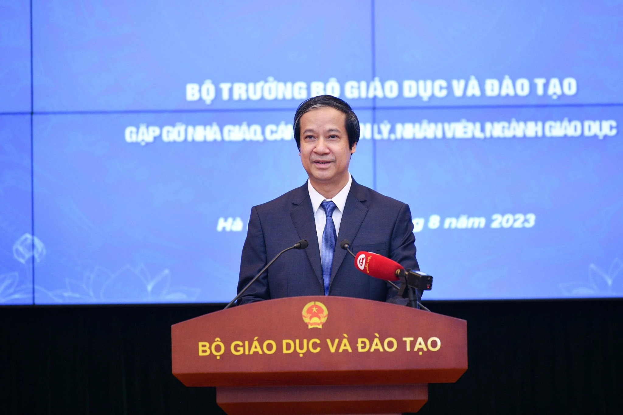 Bộ trưởng Bộ GD&ĐT Nguyễn Kim Sơn phát biểu tại buổi gặp gỡ. Bộ trưởng Bộ GD&ĐT Nguyễn Kim Sơn phát biểu tại buổi gặp gỡ.