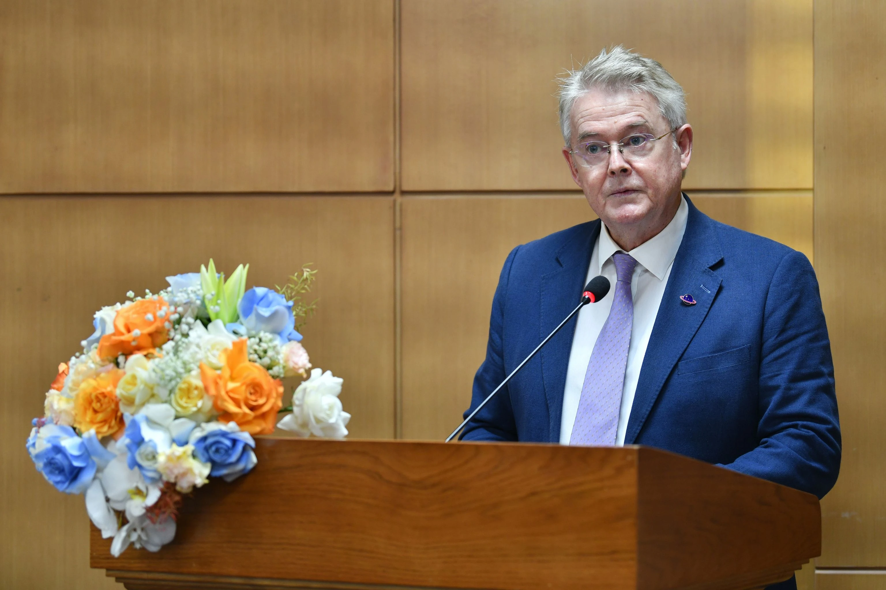 Ông Raymond Gordon – Hiệu trưởng Trường MM888 bảo mật tuyệt đối Anh Quốc Việt Nam.
