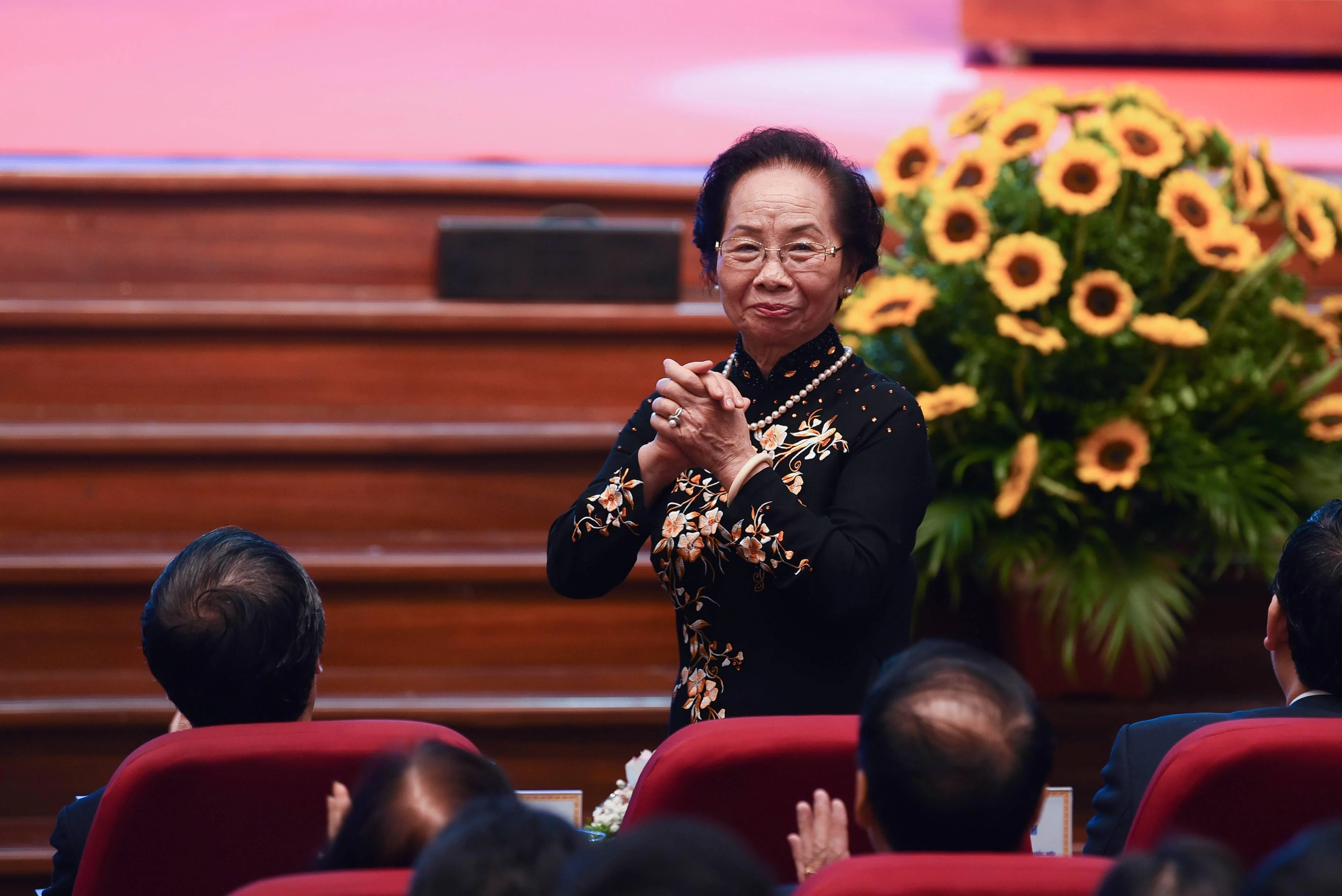 Bà Nguyễn Thị Doan - Nguyên Phó Chủ tịch nước, Chủ tịch Hội Khuyến học Việt Nam. Bà Nguyễn Thị Doan - Nguyên Phó Chủ tịch nước, Chủ tịch Hội Khuyến học Việt Nam.