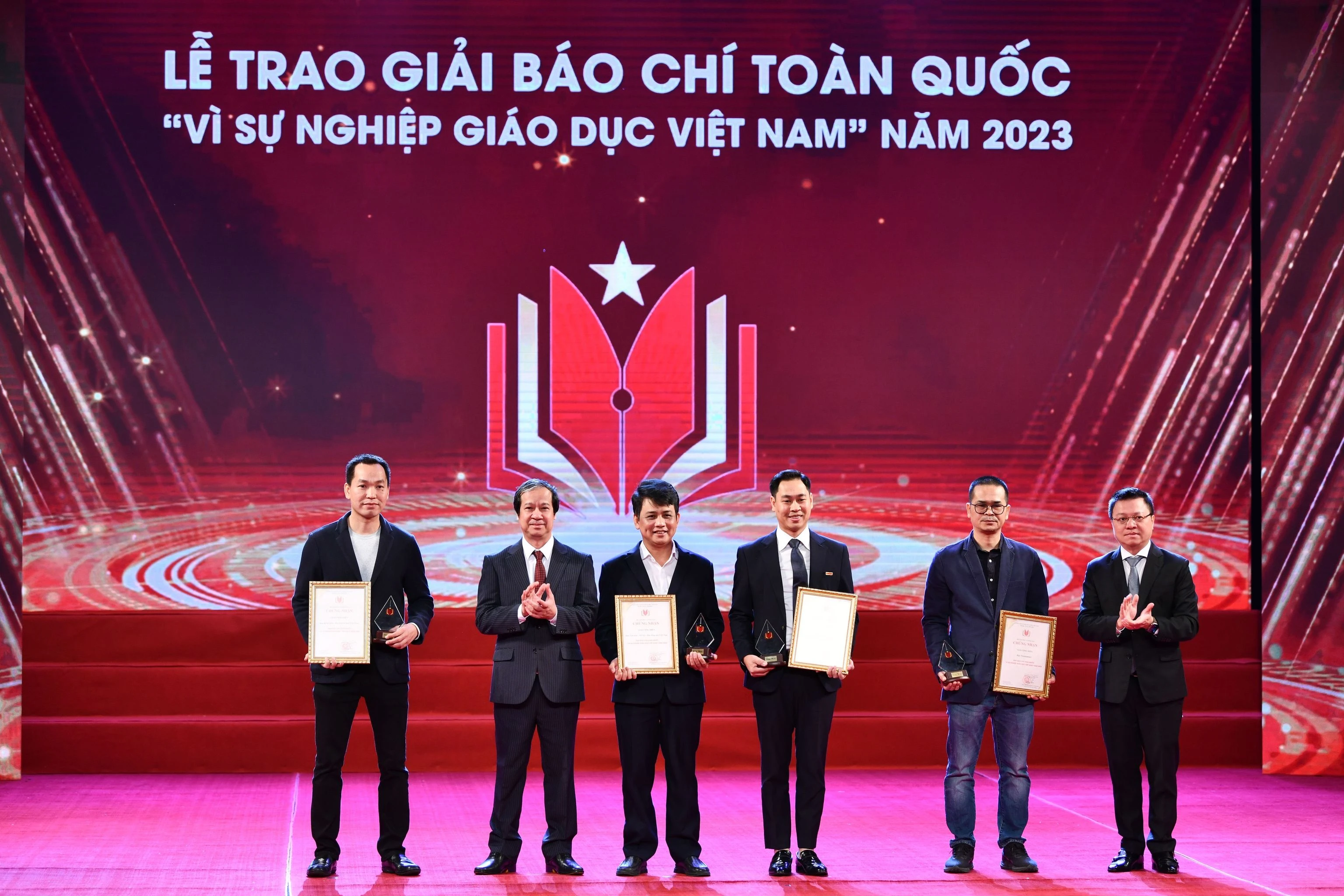 Lễ trao Giải báo chí toàn quốc 'Vì sự nghiệp Giáo dục Việt Nam' năm 2023 ảnh 20