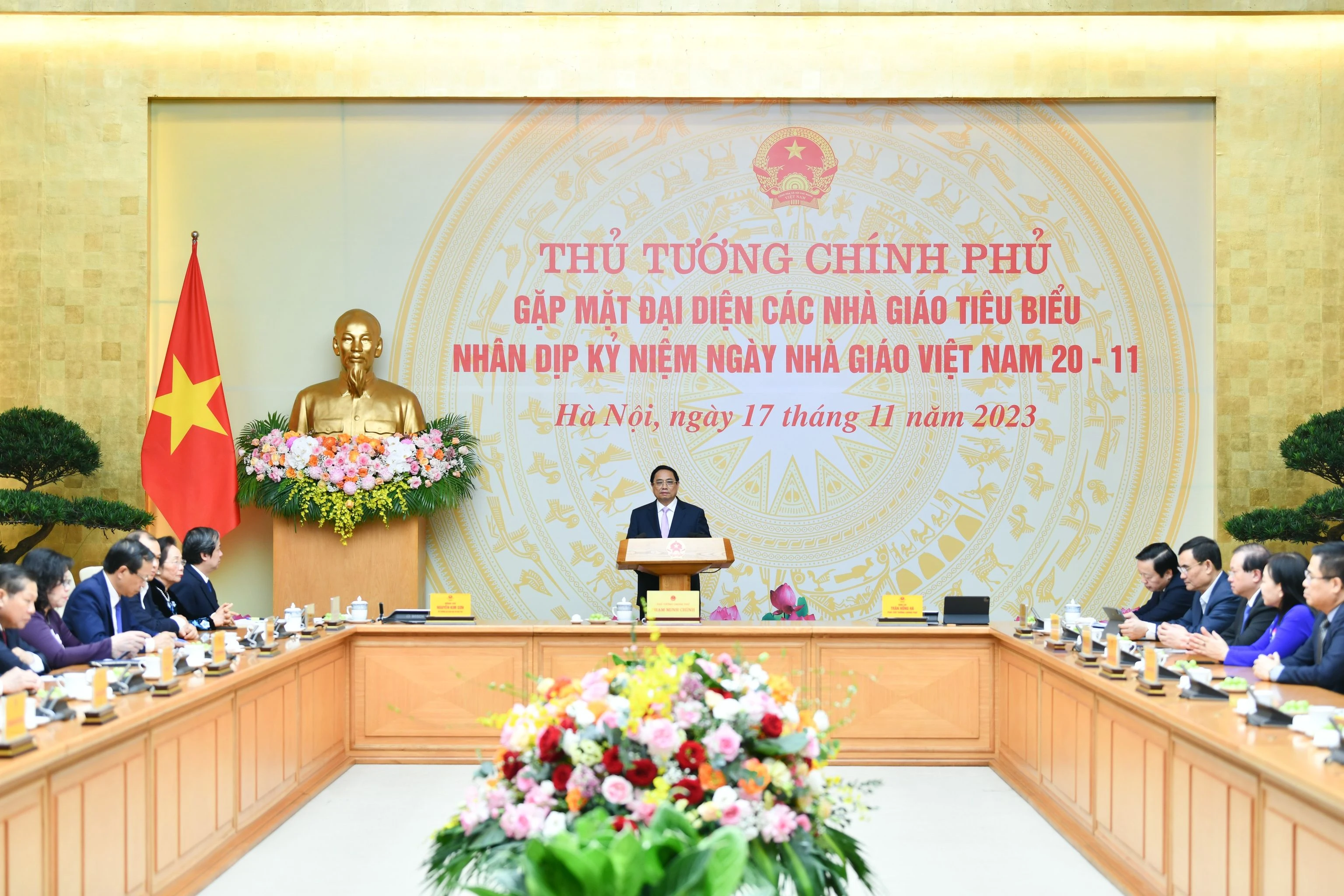 Thủ tướng Chính phủ gặp mặt đại diện các nhà giáo tiêu biểu ảnh 13 Thủ tướng Chính phủ gặp mặt đại diện các nhà giáo tiêu biểu ảnh 13