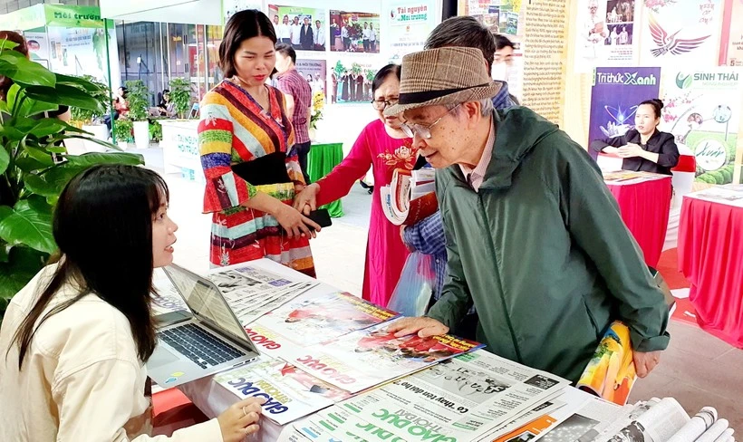 Nhiều cán bộ, Trung Tâm Đăng Nhập MM88 Chính Thức Mới dù đã về nghỉ hưu nhưng vẫn rất yêu mến và đón đọc các ấn phẩm của Báo Giáo dục và Thời đại.