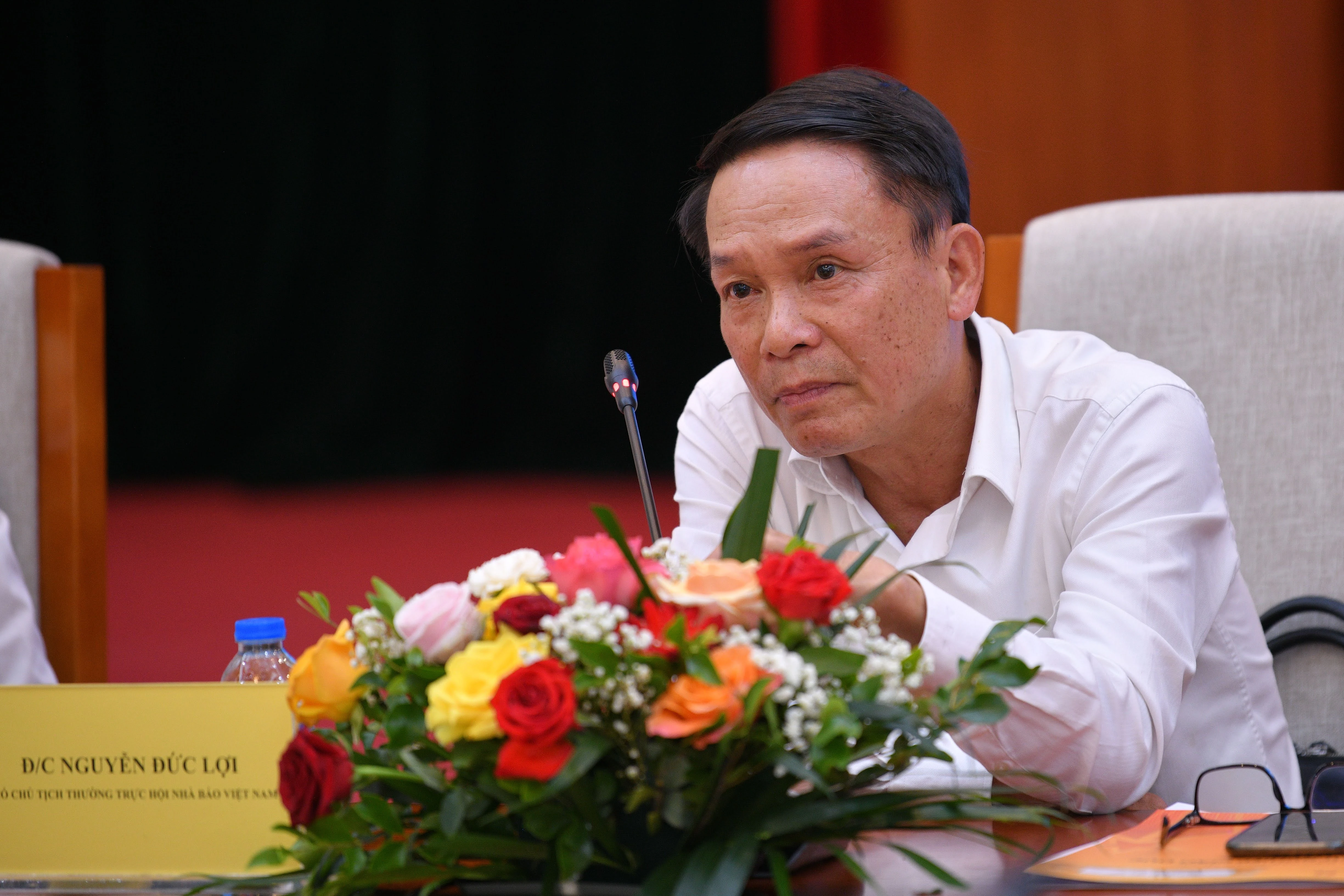 Ông Nguyễn Đức Lợi, Phó Chủ tịch thường trực Hội Nhà báo Việt Nam trả lời câu hỏi của phóng viên tại cuộc Họp báo. Ông Nguyễn Đức Lợi, Phó Chủ tịch thường trực Hội Nhà báo Việt Nam trả lời câu hỏi của phóng viên tại cuộc Họp báo.