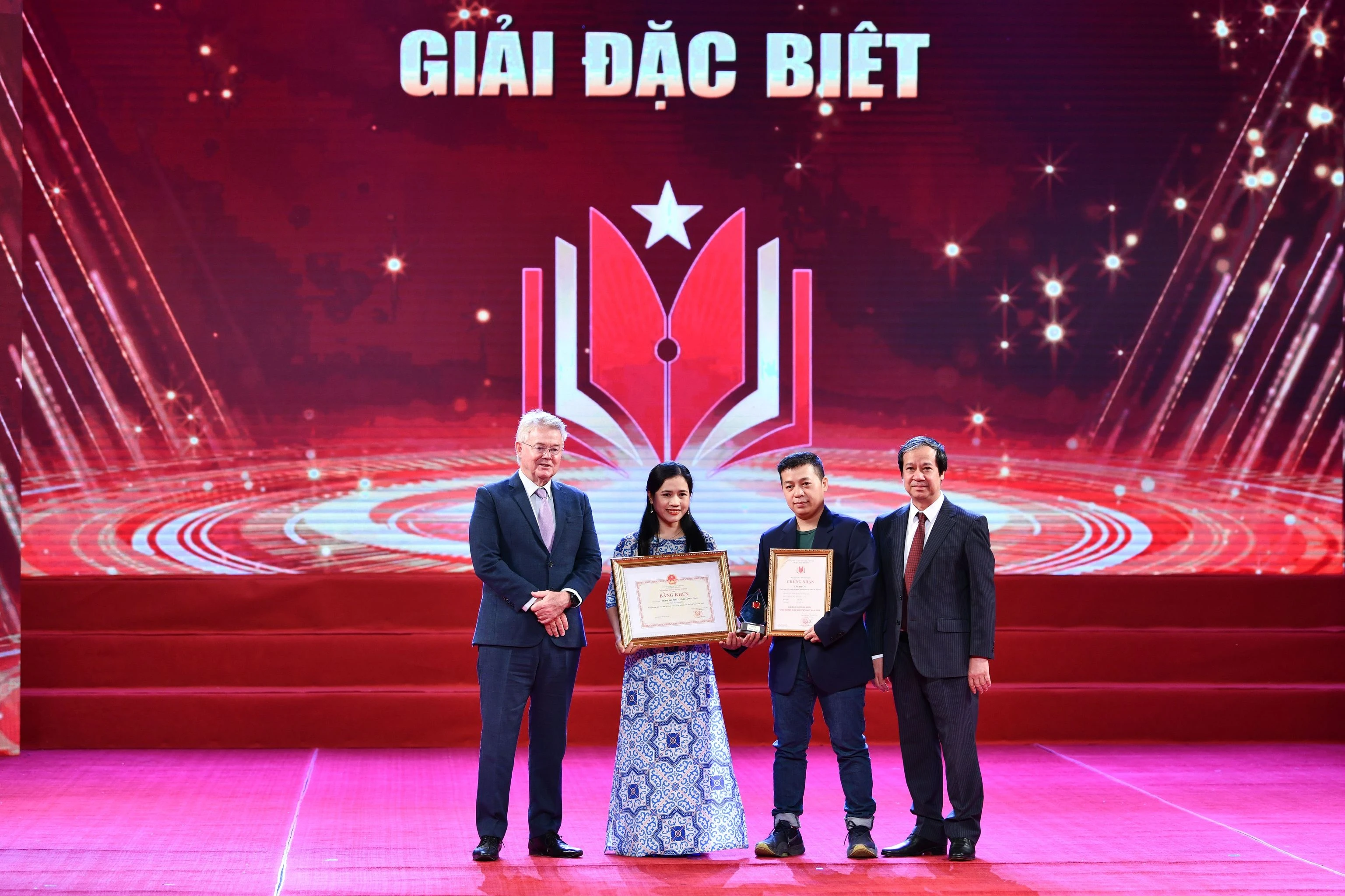 Lễ trao Giải báo chí toàn quốc 'Vì sự nghiệp Giáo dục Việt Nam' năm 2023 ảnh 21