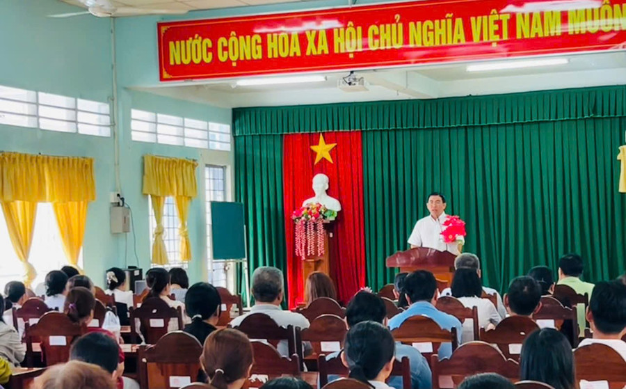 Phụ huynh tham gia họp tại Trung tâm Hỗ trợ Phát triển Giáo dục Hòa nhập Vĩnh Long đầu năm học 2025 - 2026. z7014555870696-1fff528a194dcfb73dfd878fd0bda8a7.jpg