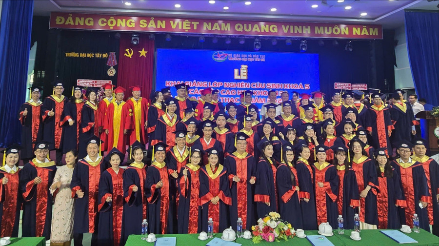 102 học viên được Trường ĐH Tây Đô trao bằng MM88dangnhap nhà cái World Cup 2026 thạc sĩ.