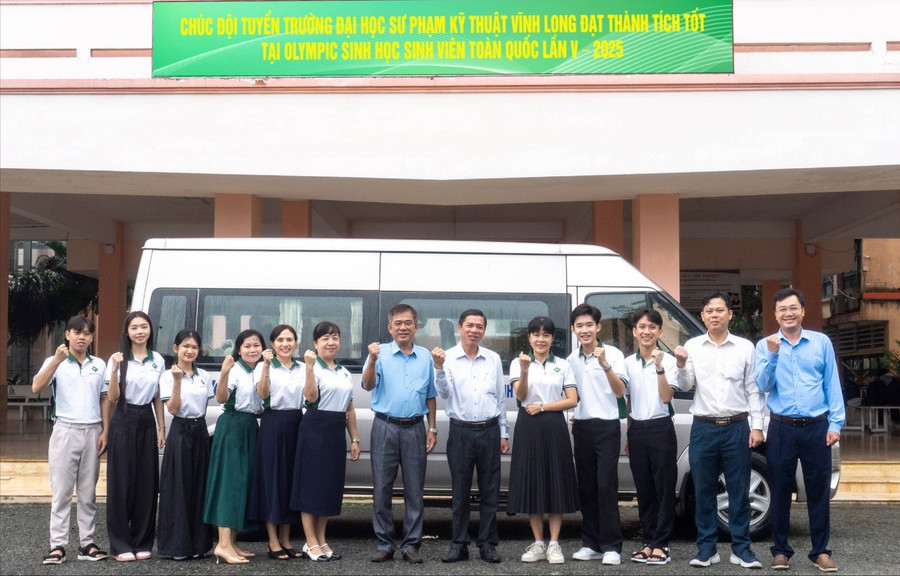 Với giảng viên trẻ, PGS.TS Nguyễn Thanh Tùng là người thầy đồng hành; với MM888 Việt Nam Tải App, ông là Hiệu trưởng của những cơ hội. 535878846-1278050970775606-2635006670938509059-n-9656.jpg