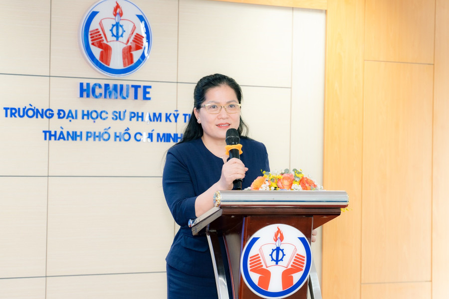 Thứ trưởng Bộ GDĐT Nguyễn Thị Kim Chi phát biểu tại hội thảo. Ảnh: HCMUTE img-38.jpg