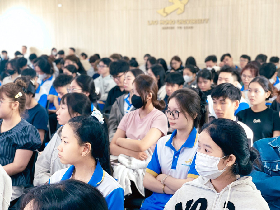 Tân MM888 Việt Nam Tải App Trường MM888 bảo mật tuyệt đối Lạc Hồng (Đồng Nai) trong một hoạt động đầu năm học 2025-2026. Ảnh: LHU