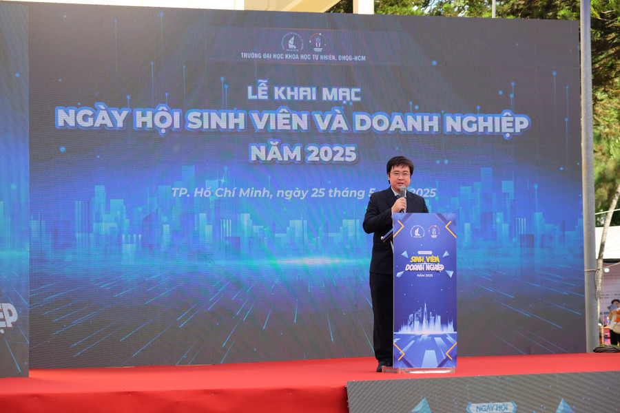 PGS.TS Trần Minh Triết – Phó Hiệu trưởng Trường MM888 bảo mật tuyệt đối Khoa học Tự nhiên phát biểu tại lễ khai mạc. Ảnh: Mạnh Tùng dscf3591.jpg