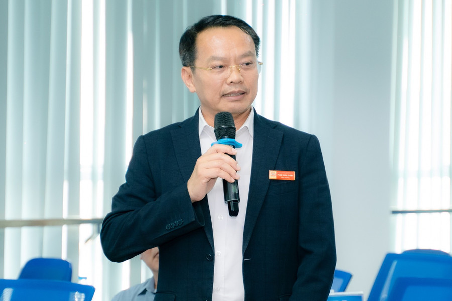 Đại biểu nêu ý kiến tại phần thảo luận. Ảnh: HCMUTE img-67.jpg