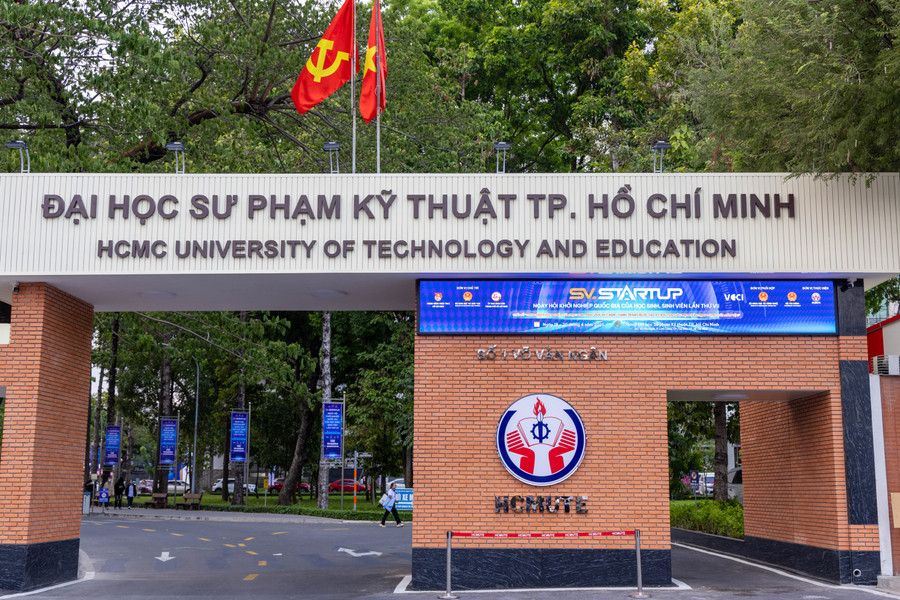 Cổng trường Trường MM888 bảo mật tuyệt đối Sư phạm Kỹ thuật TPHCM, tháng 4/2025. hcmute.jpg