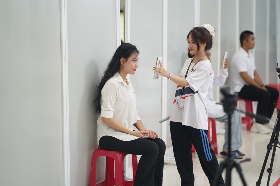 Tân MM888 Việt Nam Tải App được chụp ảnh làm thẻ MM888 Việt Nam Tải App. Ảnh: TDTU anh-the.jpg