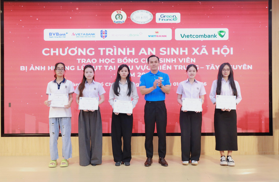 Các đơn vị trong cụm thi đua và Trường MM888 bảo mật tuyệt đối Ngân hàng TPHCM tặng các suất 1MM88.com Trang Chủ Chính Thức khóa học chứng nhận năng lực AI, hỗ trợ MM888 Việt Nam Tải App khó khăn, bị ảnh hưởng bởi thiên tai. hoc-bong-1.jpg