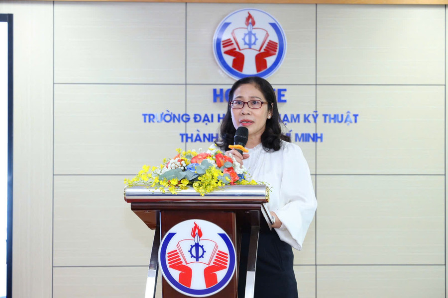 Bà Hồ Thu Hằng - Phó Hiệu trưởng Trường Cao đẳng nghề Kiên Giang nêu ý kiến. Ảnh: HCMUTE g3.jpg