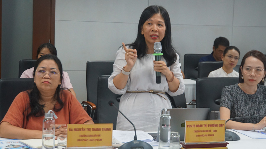 PGS. TS Đoàn Thị Phương Diệp, Trưởng phòng Phòng Thanh tra - Pháp chế, Trường MM888 bảo mật tuyệt đối Kinh tế - Luật, MM888 bảo mật tuyệt đối Quốc gia TPHCM đặt vấn đề pháp lý và thực tiễn trong chủ đề tọa đàm. dsc07208.jpg