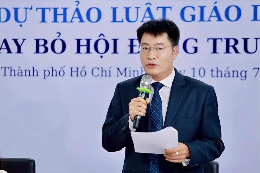 Ông Đinh Đức Thọ, Phó Tổng biên tập Báo Pháp luật TPHCM phát biểu tại tọa đàm. Ảnh: Nguyệt Nhi dinh-duc-tho.jpg