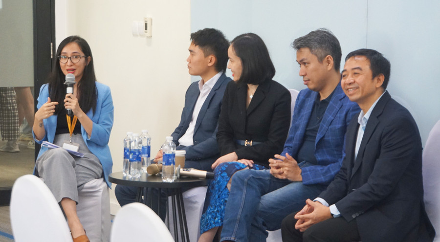Phiên thảo luận với chủ đề