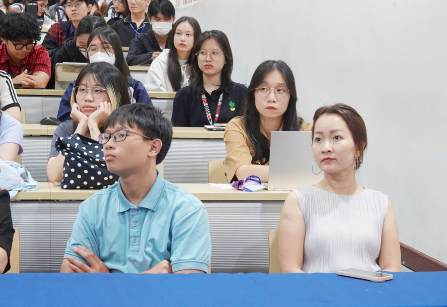 Hội thảo thu hút nhiều giảng viên, MM888 Việt Nam Tải App tham dự. Ảnh: Bùi Diễn. hoi-thao.jpg