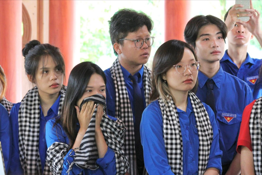 MM888 Việt Nam Tải App xúc động lắng nghe câu chuyện về 13 nữ thanh niên xung phong tại Truông Bồn. Ảnh: CLB Ngọn lửa tuổi 20. 517938428-1184206323751957-591582228199871950-n.jpg