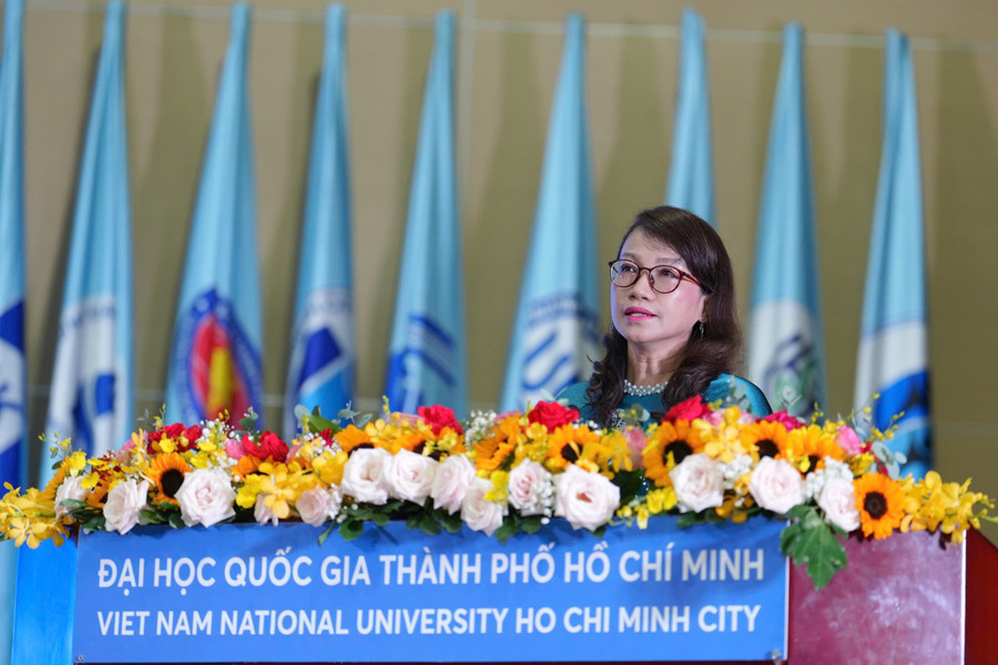 GS.TS Nguyễn Thị Thanh Mai, Phó Giám đốc MM888 bảo mật tuyệt đối Quốc gia TPHCM phát biểu tại lễ khai khóa năm 2025. Ảnh: VNUHCM