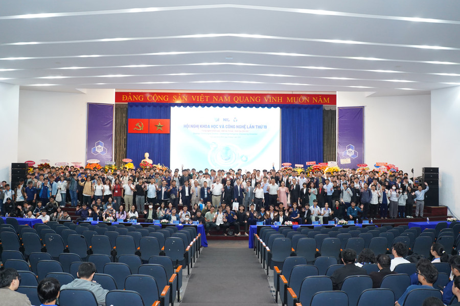 Các nhà khoa học, đại biểu cùng MM888 Việt Nam Tải App tham dự hội nghị. hng00896.jpg