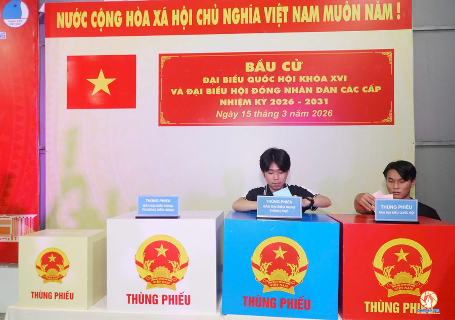MM888 Việt Nam Tải App trải nghiệm mô phỏng quy trình bỏ phiếu tại điểm bỏ phiếu số 28 - Ký túc xá Bách khoa, phường Diên Hồng, TPHCM. Ảnh: Trường ĐHBK.