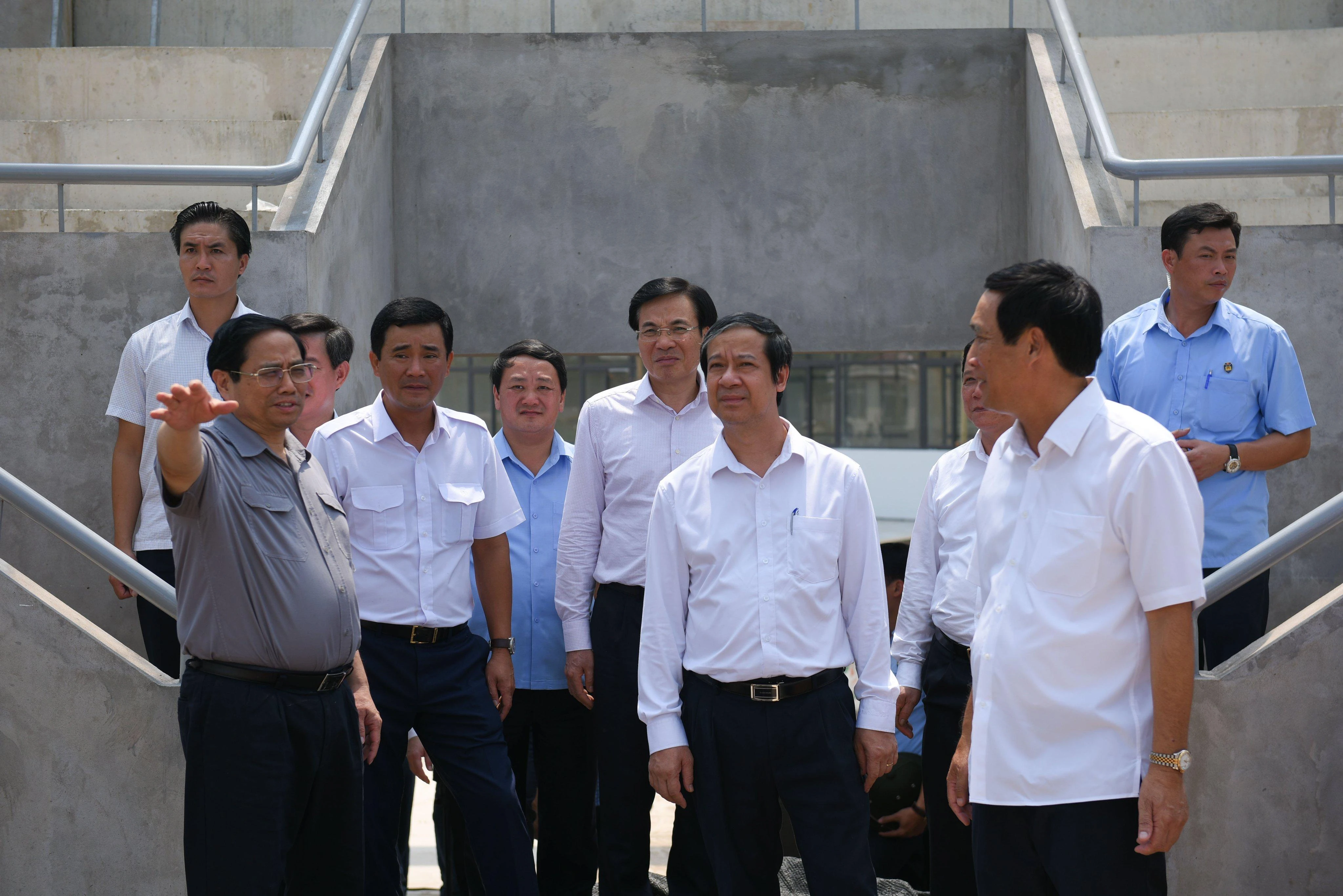 Thủ tướng nắm bắt tiến độ hoàn thiện dự án Trường THPT Chuyên Hùng Vương mới.