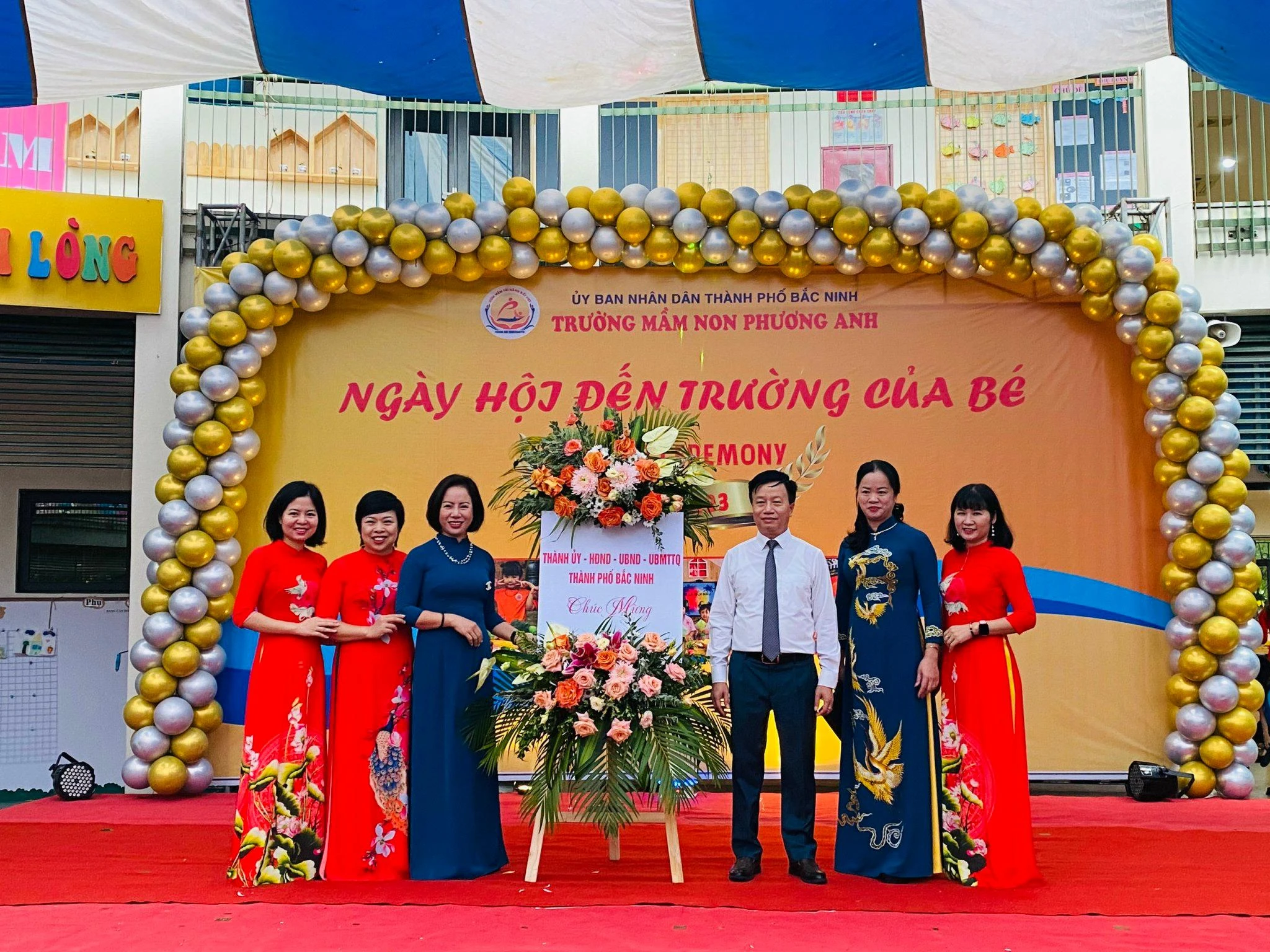Lãnh đạo thành phố Bắc Ninh dự và chia vui chúc mừng Trường Mầm non Phương Anh ngày khai giảng năm học mới. Lãnh đạo thành phố Bắc Ninh dự và chia vui chúc mừng Trường Mầm non Phương Anh ngày khai giảng năm học mới.