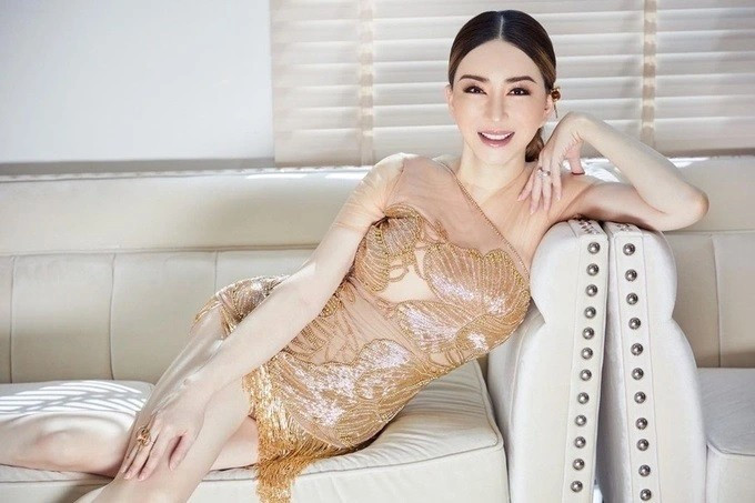 Anne Jakkaphong Jakrajutatip - nữ tỷ phú chuyển giới người Thái Lan từng sở hữu cuộc thi Hoa hậu Hoàn vũ. ty-phu.jpg