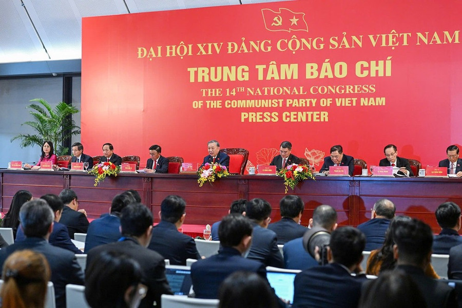 Toàn cảnh buổi họp báo. (Ảnh: DUY LINH) 54902e1f-3ff5-48ef-bc98-dddb931bcd80.jpg