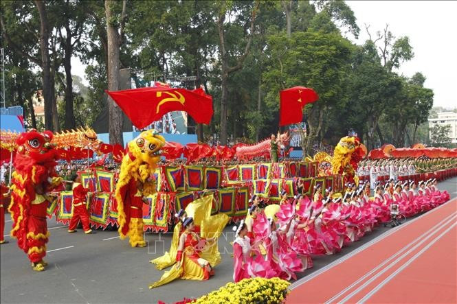 Chương trình nghệ thuật “Rạng rỡ non sông Việt Nam”. Chương trình nghệ thuật “Rạng rỡ non sông Việt Nam”.