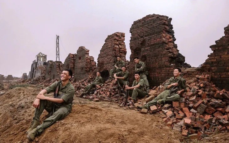 Với 700 tỉ doanh thu, phim mua-do-01.jpg