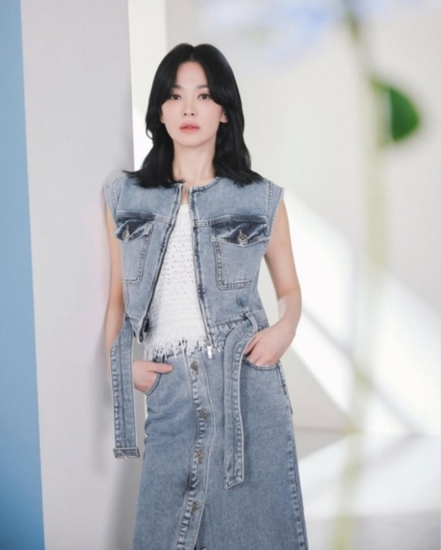 Sắc vóc trẻ trung cùng thần thái sang trọng của Song Hye Kyo. song-hye-kyo-2.jpg
