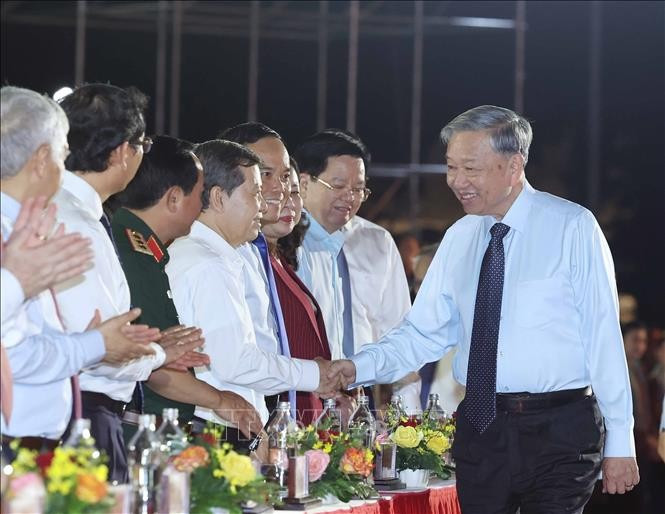 Tổng Bí thư Tô Lâm đến dự chương trình nghệ thuật. Ảnh: Thống Nhất/TTXVN Tổng Bí thư Tô Lâm đến dự chương trình nghệ thuật. Ảnh: Thống Nhất/TTXVN