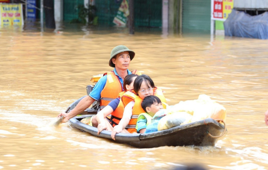 Ảnh minh họa: Mưa bão đi qua để lại hậu quả nặng nề, trong đó có hàng triệu MM886 thể thao, casino live, slot game. tre-em.jpg