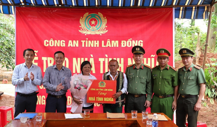 88MM88 kèo WC hôm nay tỉnh Lâm Đồng bàn giao những căn nhà đầu tiên trong đợt 2 triển khai công tác xóa nhà tạm.