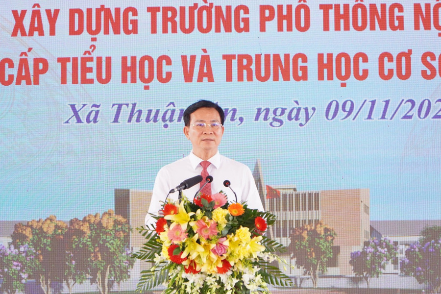 Chủ tịch Ủy ban nhân dân tỉnh Lâm Đồng Hồ Văn Mười phát biểu. dsc05270.jpg