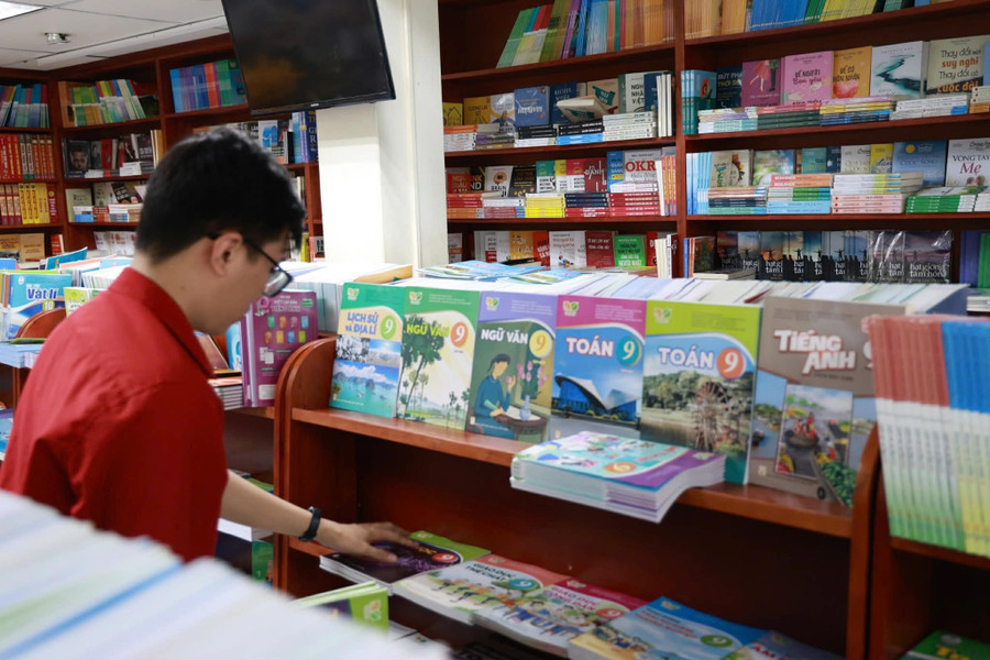 Giá thành được NXBGDVN đặt lên hàng đầu nhằm đảm bảo an sinh xã hội. sgk-4.jpg
