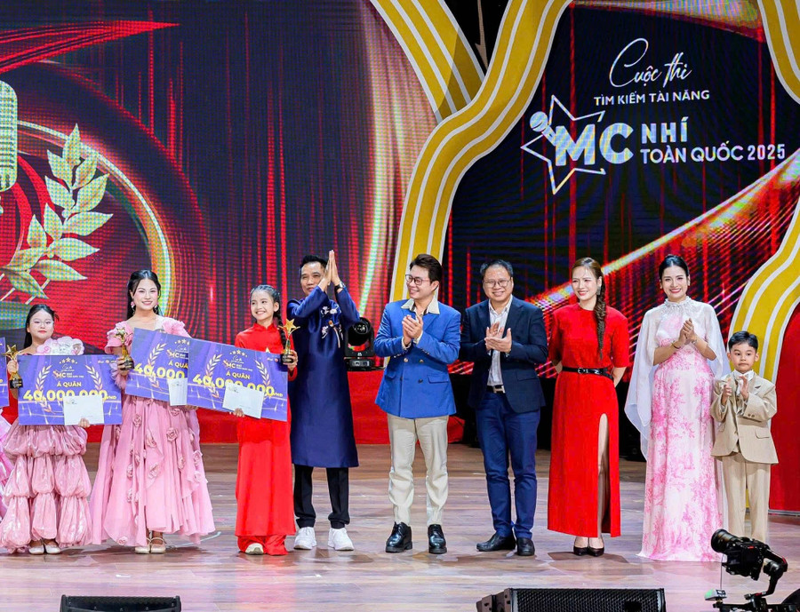 hoc-sinh-ha-noi-xuat-sac-gianh-a-quan-mc-nhi-toan-quoc-2025-1-2.jpg