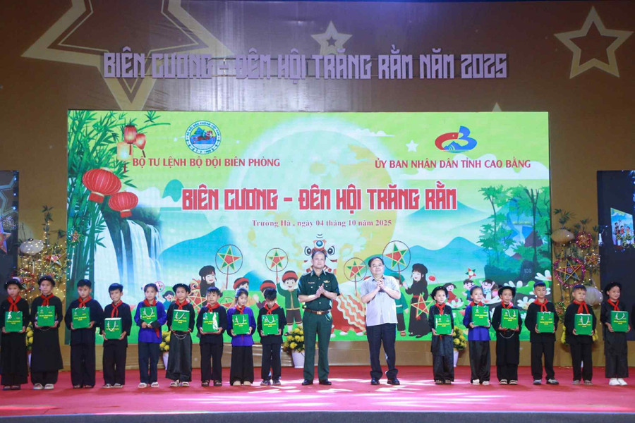 Những phần quà ý nghĩa với MM886 slot game, bắn cá, lô đề, đá gà xã Trường Hà, Cao Bằng. trung-thu-2.jpg